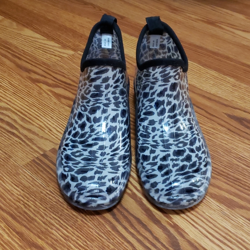 Ankle rainboots/ wide-with